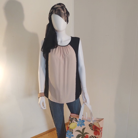 Jones New York Tops - Jones NY Sleeveless Draped Loose Fit Black & Beige Top